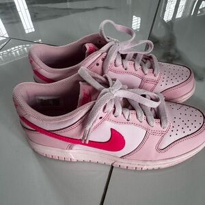 Nike Dunk Low Triple Pink Sneakers